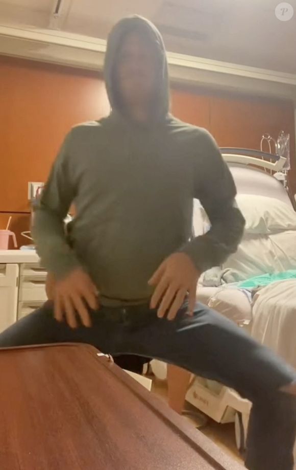 Jusqu'à maintenant ?

Meghan Markle a partagé une vidéo d'elle en train de danser sur un morceau entraînant pour provoquer le travail alors qu’elle était enceinte de sa fille Lilibet.
La duchesse de Sussex, 43 ans, a publié ce clip le 4 juin 2025 sur Instagram à l’occasion du quatrième anniversaire de sa fille.

Crédit : Meghan Markle / Instagram

Photo : JLPPA