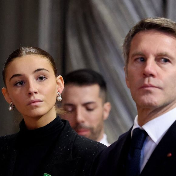 Pourtant, la princesse de 22 ans a d'abord caché l'arrêt de ses études londoniennes à ses parents.

 La famille de Savoie s'est retrouvée à l'abbaye de Hautecombe lors d'une messe pour célébrer les 40 ans de la disparition du dernier roi régnant d'Italie, Humbert II de Savoie à Saint-Pierre-de-Curtille, le 18 Mars 2023. Ce fût l'occasion pour Vittoria de Savoie, princesse de Carignan et marquise d'Ivrée, fille ainée d'Emmanuel-Philibert de Savoie et de Clotilde Courau, d'honorer sa première sortie officielle. © Dominique Jacovides/Bestimage