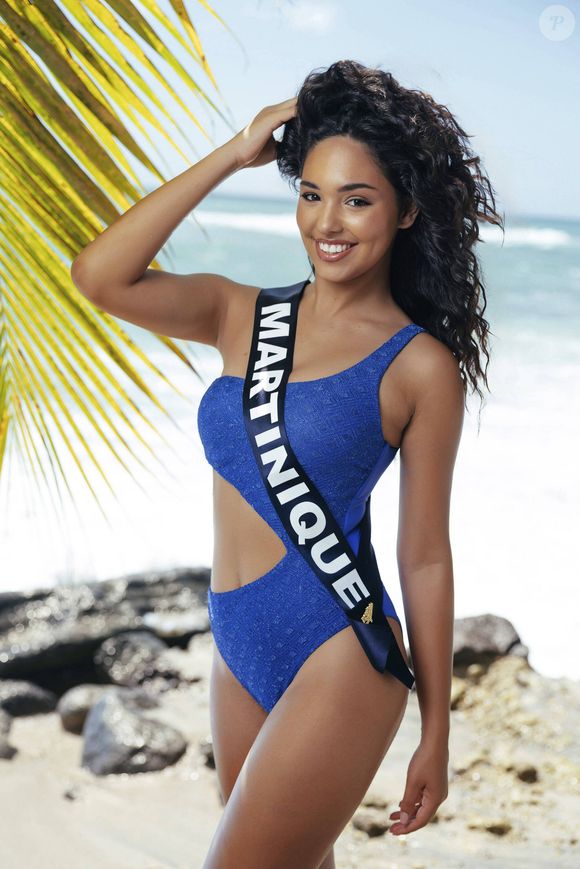 Léaline Patry, Miss Martinique 2025 en route pour Miss France 2026, prend la pose pour le traditionnel shooting en maillot de bain. © Benjamin Decoin/Sipa via Bestimage