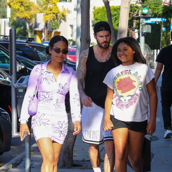 Exclusif - Christina Milian fait du shopping avec sa fille Violet et Matt Pokora à Los Angeles, le 6 avril 2022. 
Photo : Backgrid USA / Bestimage