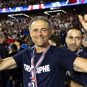 Luis Enrique - Les joueurs du PSG célèbrent leur titre de Champion d'Europe au Parc Des Princes à Paris, le 1er juin 2025.
© Cyril Moreau/Bestimage