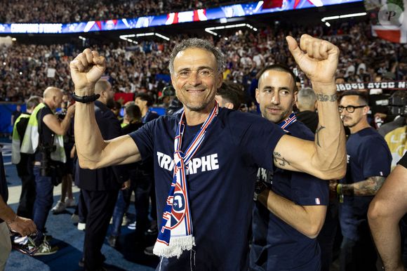 Luis Enrique - Les joueurs du PSG célèbrent leur titre de Champion d'Europe au Parc Des Princes à Paris, le 1er juin 2025.
© Cyril Moreau/Bestimage