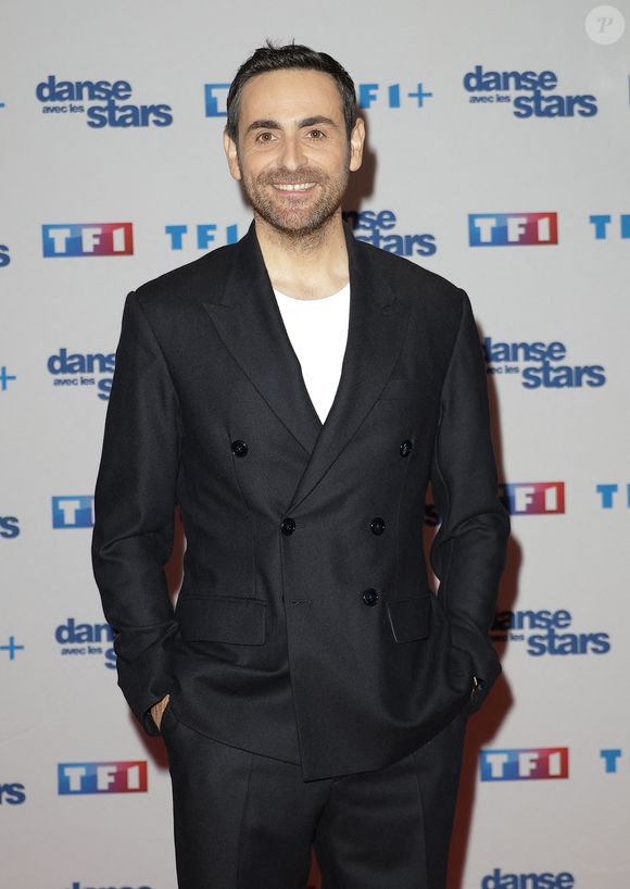 Camille Combal - Photocall de lancement de la saison 2026 de "Danse avec les stars" (DALS) au siège de TF1 à Boulogne-Billancourt le 18 décembre 2025. © Coadic Guirec/Bestimage
