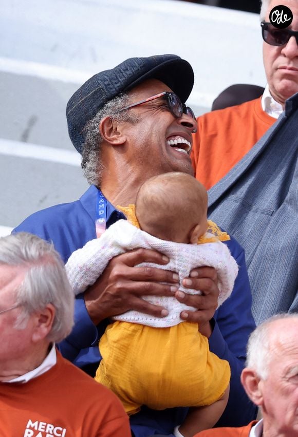 Et pas moins de 39 ans séparent Joakim Noah de sa petite soeur Keelaani

Yannick Noah et sa fille Keelaani lors de l'hommage à R.Nadal lors des internationaux de France de tennis à Roland Garros le 25 mai 2025.

© Jacovides / Moreau / Bestimage