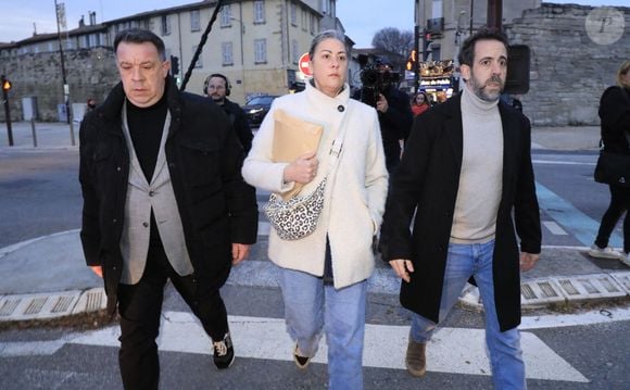 David Pelicot et Caroline Darian, les enfants de G.Pélicot - Dernier jour du procès des viols de Mazan: Dominique Pélicot arrive arrive au palais de justice d'Avignon lors du procès de son ex-mari D.Pelicot, accusé de l'avoir droguée pendant près de dix ans et d'avoir invité des inconnus à la violer à leur domicile de Mazan, une petite ville du sud de la France, à Avignon le 19 décembre 2024. © Franz Chavaroche / Bestimage