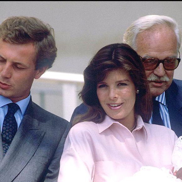 À l'âge de 4 ans, sa vie bascule brutalement à la suite du décès de son père, Stefano Casiraghi.

Sortie de la clinique de la princesse Charlotte Casiraghi et de sa mère Caroline de Monaco, accompagnées d'Andrea Casiraghi et de Stefano Casiraghi. 

© Bestimage