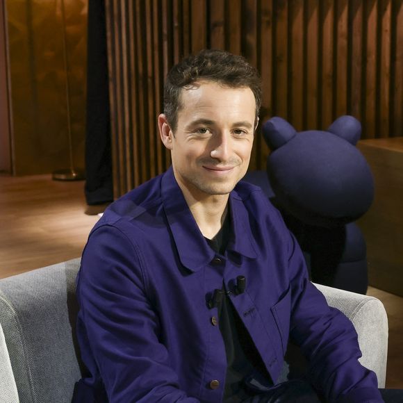 La course à pied à très haute dose reste pourtant une passion récente.

Exclusif - Hugo Clément sur plateau de l'émission "Animalement Vôtre" présentée par B.Montiel et diffusée le 1er février 2026 sur France 3, à Paris, France, le 3 décembre 2025. © Jack Tribeca/Bestimage