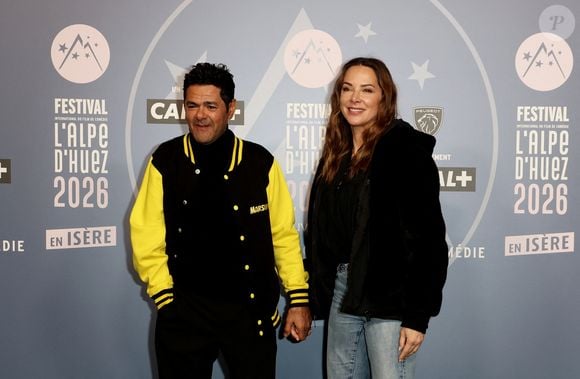 Jamel Debbouze et sa femme Mélissa Theuriau - Tapis rouge lors du 29ème Festival International du Film de Comédie de l'Alpe d'Huez le 21 Janvier 2026. © Dominique Jacovides/Bestimage
