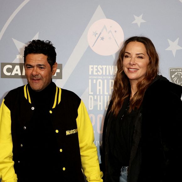 Jamel Debbouze et sa femme Mélissa Theuriau - Tapis rouge lors du 29ème Festival International du Film de Comédie de l'Alpe d'Huez le 21 Janvier 2026. © Dominique Jacovides/Bestimage