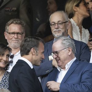 Richard Ferrand avec le président français Emmanuel Macron avant la finale du Top 14 de rugby entre le Stade Toulousain (Toulouse) et l'Union Bordeaux-Begles (UBB) au Stade de France à Saint-Denis, au nord de Paris, le 28 juin 2025. Photo par Eliot Blondet/ABACAPRESS.COM