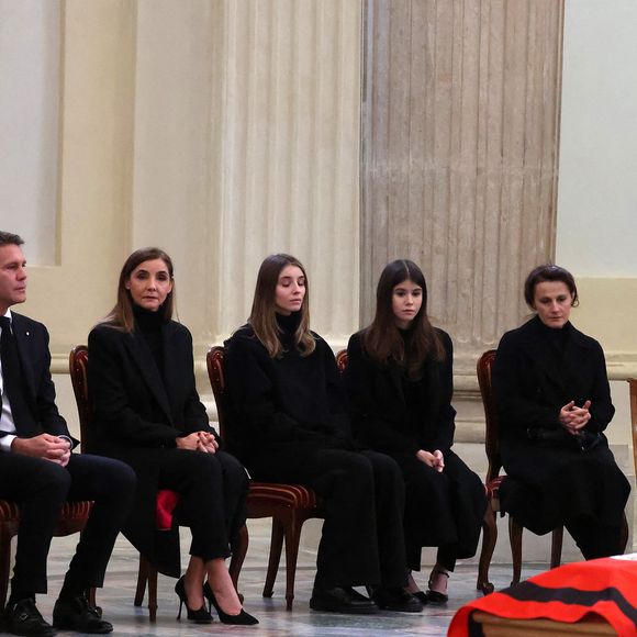 Veillée funèbre du prince Victor-Emmanuel de Savoie, en l'Eglise de Sant'Uberto à Turin, en présence de sa veuve Marina Ricolfi-Doria, de son fils, le prince E-P. de Savoie avec sa femme la princesse Clotilde Courau et leurs filles les princesses Vittoria et Luisa, le 9 février 2024. Le fils du dernier roi d'Italie s'est éteint le 3 février 2024 à l'âge de 86 ans.
© Dominique Jacovides/Bestimage