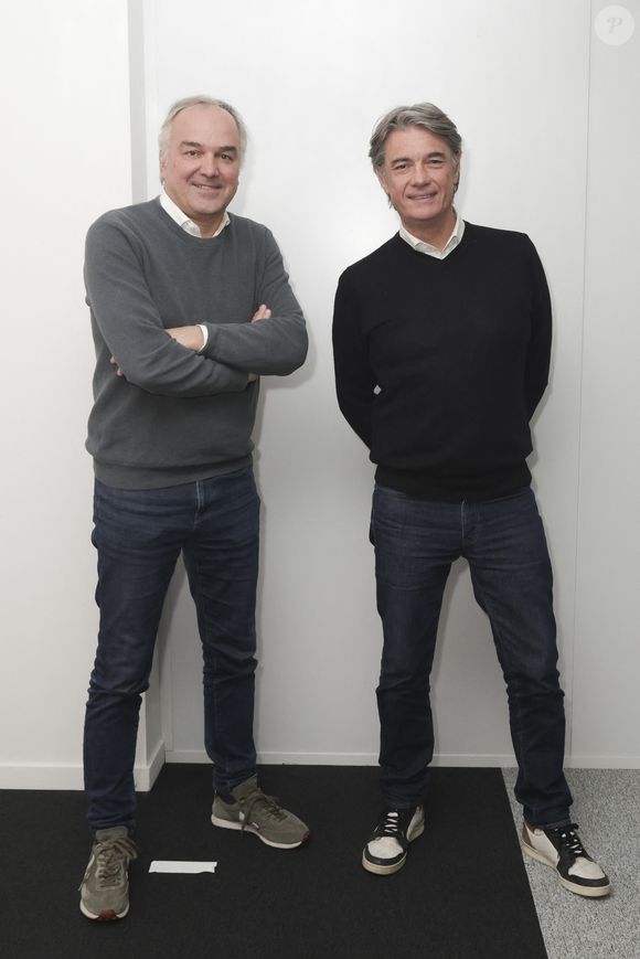 Un coup dur pour la bande d'Olivier Truchot et d'Alain Marschall.

Alain Marschall, Olivier Truchot - Remise du trophée Grandes Gueules Moyen Orient pendant l’émission éponyme présentée par B.Petrover en duplex depuis Tel Aviv  à Paris le 15 décembre 2022 - © Jack Tribeca / Bestimage