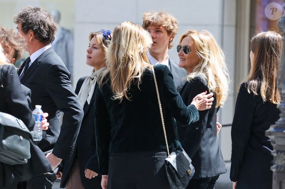 Yasmine Lavoine, Sarah Poniatowski (Lavoine), Roman Lavoine -  Arrivées aux obsèques du prince Jean-Stanislas Poniatowski en l'Eglise polonaise à Paris, France, le 29 avril 2024. © Jacovides-Moreau/Bestimage