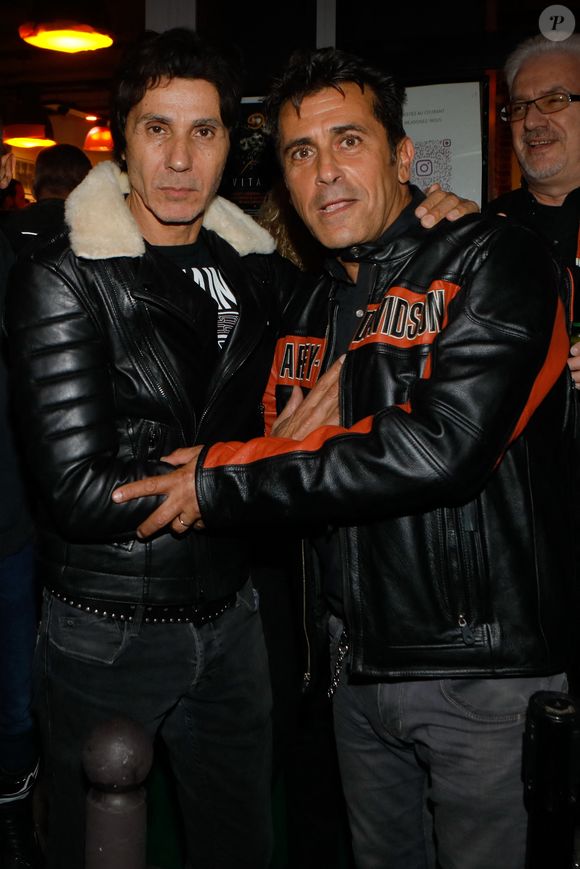 Jean-Luc Lahaye et Bébert, Les Forbans (Albert Kassabi) lors de la soirée de présentation des nouveautés de la marque Harley Davidson au showroom Beaumarchais à Paris, France, le 22 septembre 2022.

© Christophe Clovis/Bestimage