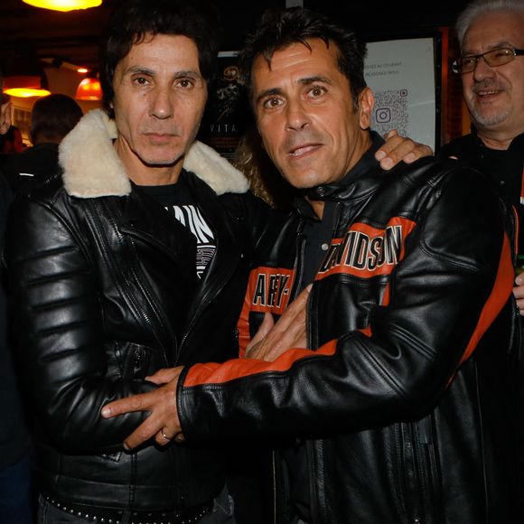 Jean-Luc Lahaye et Bébert, Les Forbans (Albert Kassabi) lors de la soirée de présentation des nouveautés de la marque Harley Davidson au showroom Beaumarchais à Paris, France, le 22 septembre 2022.

© Christophe Clovis/Bestimage