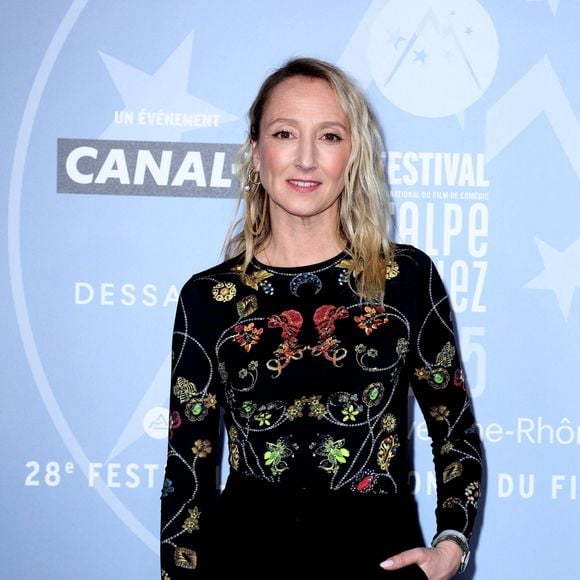 Maman de Léo (9 ans) et Alma (4 ans), elle confie avoir été peu présente ces derniers mois.

Audrey Lamy - Photocall lors de la 28ème édition du festival International du Film de Comédie à l'Alpe d'Huez le 14 janvier 2025. © Dominique Jacovides/Bestimage