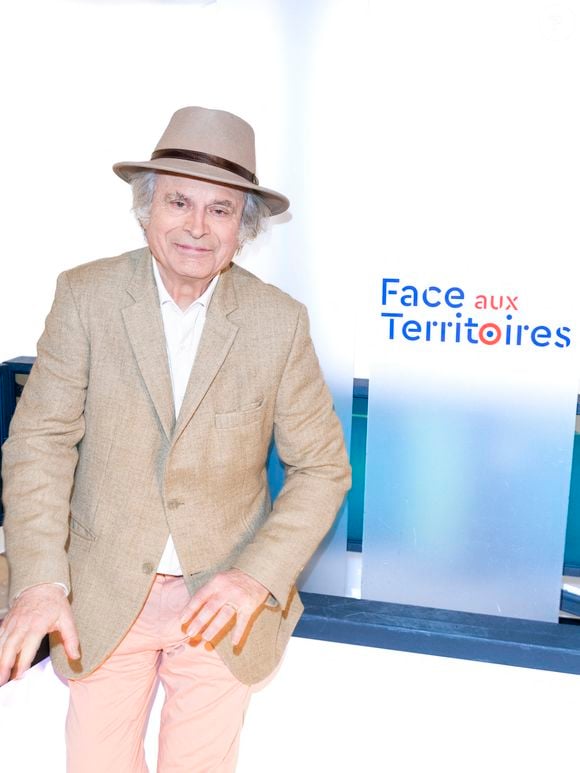 Exclusif - Franz-Olivier Giesbert - C.Viguier reçoit Franz-Olivier Giesbert dans son émission "Face aux territoires" sur TV5 Monde le 27 avril 2023.

© Pierre Perusseau / Bestimage