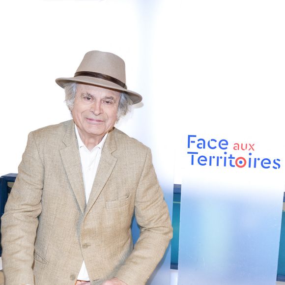 Exclusif - Franz-Olivier Giesbert - C.Viguier reçoit Franz-Olivier Giesbert dans son émission "Face aux territoires" sur TV5 Monde le 27 avril 2023.

© Pierre Perusseau / Bestimage