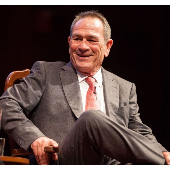 Tommy Lee Jones le 26 avril 2012 recevant la médaille des Arts de Harvard à Cambridge
Bestimage
