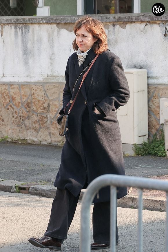 Valérie Bonneton lors des funérailles de l'acteur Bruno Salomone, décédé à l'âge de 55 ans le 15 mars 2026, à Joinville-le-Pont, en France, le 23 mars 2026. Photo de Nasser Berzane/ABACAPRESS.COM