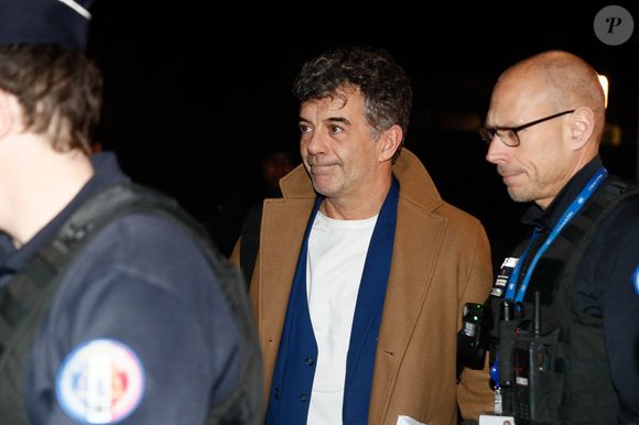 Procès de Stéphane Plaza : L'animateur sort du tribunal correctionnel de Paris après le réquisitoire : Une peine de 18 mois de prison avec sursis et 10 000 euros d’amende a été requise à son encontre le 9 janvier 2024. Le jugement sera rendu le 18 février.  © Christophe Clovis / Bestimage