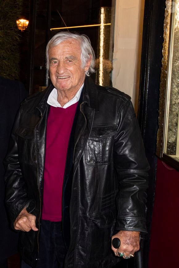 Jean-Paul Belmondo - 4ème Edition des "Trophées du Bien-Etre" au théâtre de la Gaité Montmartre à Paris, le 22 septembre 2019. Les "Trophées du Bien-Etre" sont une occasion unique de récompenser chaque année une innovation médicale, un geste, une action, une pièce de théâtre, un film, un concert, une musique, un produit du quotidien, une amélioration urbaine qui auront contribué à créer le bien-être pour le plus grand nombre. © Pierre Perusseau/Bestimage