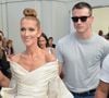 Pepe Muñoz l’a beaucoup soutenue durant cette période difficile et est devenu son styliste en 2019.

Celine Dion, Pepe Munoz - Backstage du Défilé de mode Haute-Couture Automne/Hiver 2019/2020 Alexandre Vauthier à Paris. Le 2 juillet 2019. © Veeren Ramsamy / Christophe Clovis / Bestimage