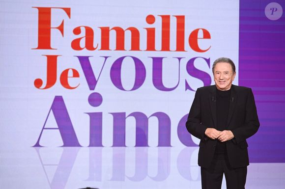 Exclusif - Michel Drucker lors de l'enregistrement de l'émission "Famille je vous aime" présentée par Michel Drucker et qui sera diffusée le vendredi 29 mai sur France 3, à Paris, France, le 4 décembre 2025. © Gaffiot-Perusseau/Bestimage
