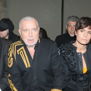 Cette dernière a confié que la vie aux côtés du rockeur n'était pas toujours facile. "Il peut être féroce", avait-elle même raconté lors d'une interview.


Bernard Lavilliers et sa femme Sophie Chevalier - People au défilé de mode "Julien Fournié", collection Haute-Couture printemps-été 2018, à Paris. Le 23 janvier 2018
© CVS - Veeren / Bestimage
