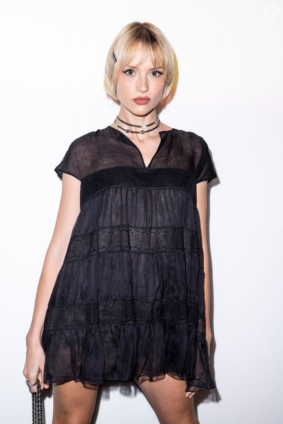 Ce mercredi 3 décembre, Angèle célèbre ses 29 ans et continue de prendre soin de son corps et de son esprit. 

Angele - Photocall du défilé de mode Femmes prêt-à-porter automne-hiver 2024/2025 "Chanel" lors de la fashion week de Paris.

© Olivier Borde / Bestimage