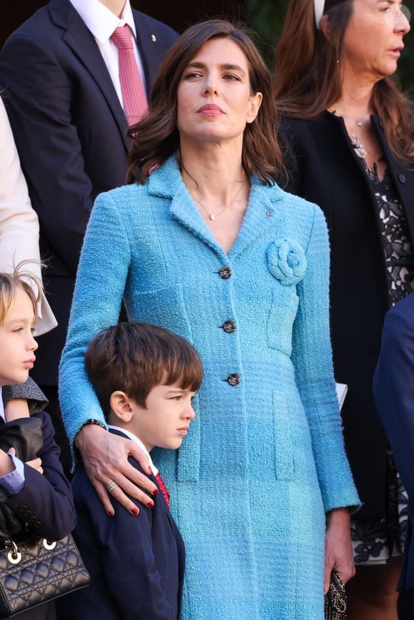 Charlotte Casiraghi, Balthazar Rassam dans la cour du palais princier le jour de la fête nationale de Monaco le 19 novembre 2024.

© Jean-Charles Vinaj / Pool Monaco / Bestimage