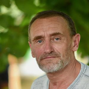 Jean-Paul Rouve participe à un photocall lors du 15ème Festival du Film Francophone d'Angoulême le 24 août 2022 à Angoulême, France. Photo par Franck Castel/ABACAPRESS.COM