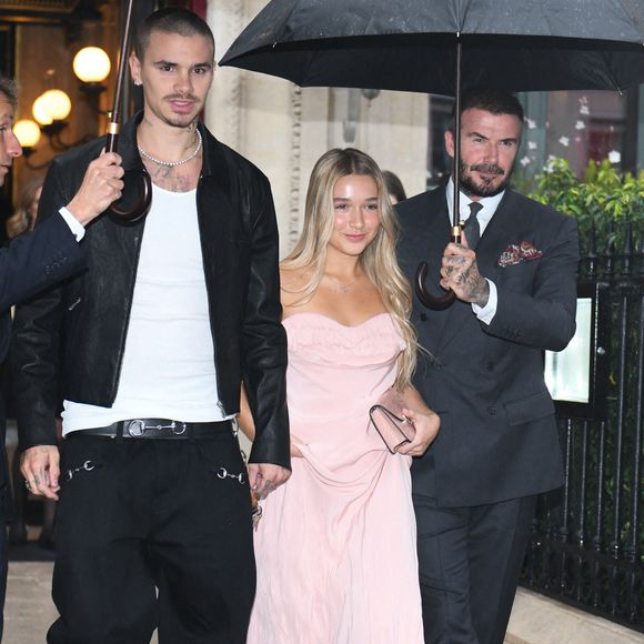 David Beckham, sa fille Harper Beckham et son fils Romeo Beckham quittent l'hôtel La Reserve lors de la Fashion Week Paris printemps été à Paris, France, le 3 octobre 2025. Photo by Florian Poitout/ABACAPRESS.COM