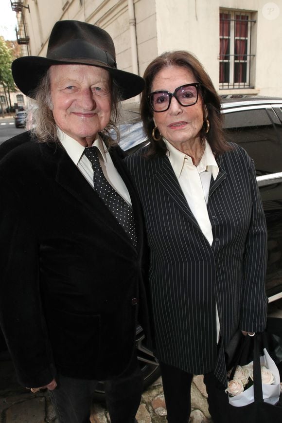 Exclusif - Nana Mouskouri et son mari André Chapelle - N. Mouskouri assiste à la pièce de théâtre "Quand je serai grand, je serai Nana Mouskouri" au studio Hébertot à Paris le 18 Septembre 2023. © Bertrand Rindoff / Bestimage