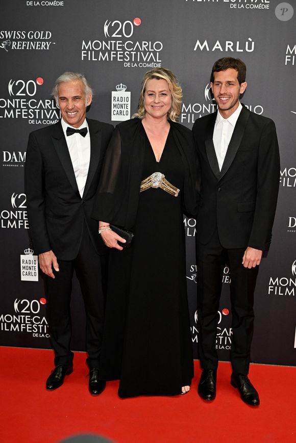 Paul, Luana et Victor Belmondo durant la soirée de clôture du 20eme Monte Carlo Film Festival de la Comédie, au Grimaldi Forum à Monaco, le 29 avril 2023.

Photo : Bruno Bebert / Bestimage