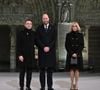 Une venue qui a eu le mérite de ravir l'ensemble de la presse hexagonale !

Le président français, Emmanuel Macron, le prince britannique William, prince de Galles, et Brigitte Macron assistent à la cérémonie de bienvenue lors de la réouverture officielle de la cathédrale Notre-Dame de Paris.