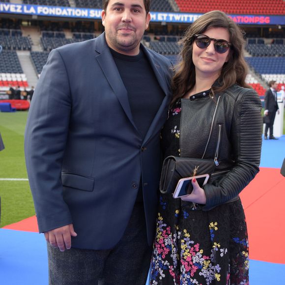 L'heureuse élue s'appelle Sarah qu'Artus a épousée en juin 2023
Exclusif - Artus et sa compagne Sarah Nasrallah - 5ème dîner de gala de la fondation Paris Saint-Germain au parc des Princes à Paris, France, le 15 mai 2018. Le gala de la fondation PSG  a permis de récolter 1 645 000 €. Cette somme permettra à la fondation de poursuivre ses missions sociales et éducatives. Pour cette édition du Gala 2018, "Un dîner de rêves" a été conçu et imaginé par les enfants et jeunes adultes bénéficiaires de la Fondation, avec le Chef J.Imbert. A.Lagardère a dépensé plus de 600 000 €, il a notamment acquis un maillot de Neymar pour 240 000 €, le coup d’envoi d’un match et des places pour 30 personnes. © Rachid Bellak/Bestimage