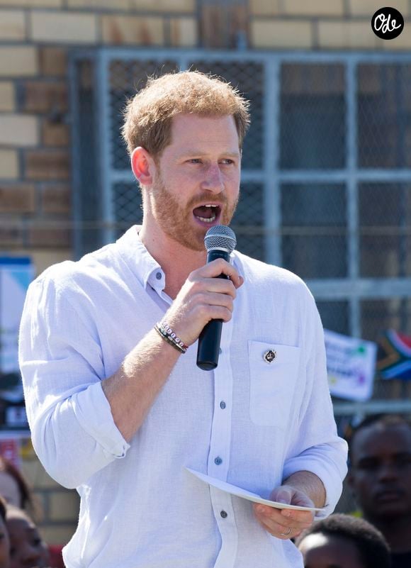 Le prince Harry, duc de Sussex, et Meghan Markle, duchesse de Sussex, entament leur première journée de voyage en Afrique du Sud lors d'une visite à Nyanga au Cap, Afrique du Sud, le 23 septembre 2019. 
Crédit : AGENCE / BESTIMAGE