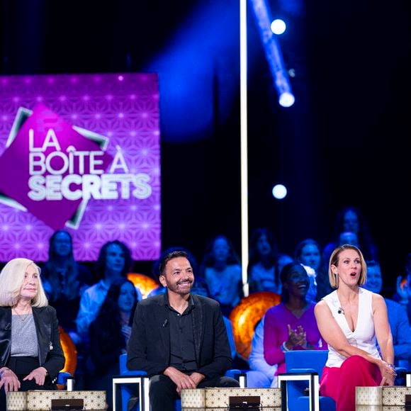 Exclusif - Kamel Ouali, Michele Torr et Lorie (Laure Pester) lors de l'enregistrement de l'émission "La Boîte à secrets", présentée par F.Bollaert et diffusée le 3 octobre 2025 sur France 3, dans les studios du Lendit à Saint-Denis, Seine Saint-Denis, France, le 9 septembre 2025. © Pierre Perusseau/Bestimage