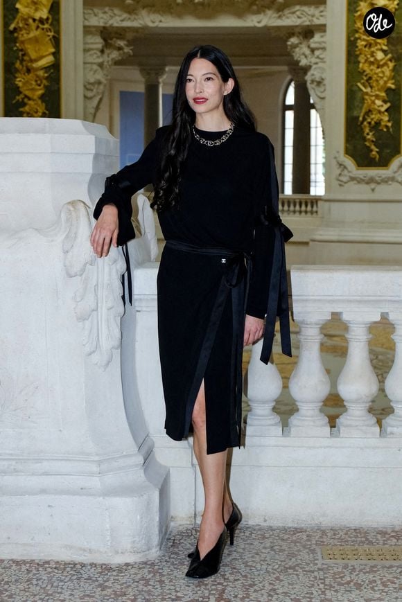 Hannah O'Neill au premier défilé Chanel "Collection Haute Couture Automne/Hiver 2026-2027" lors de la Fashion Week de Paris, le 7 juillet 2026

© Pauline Mourey / Bestimage