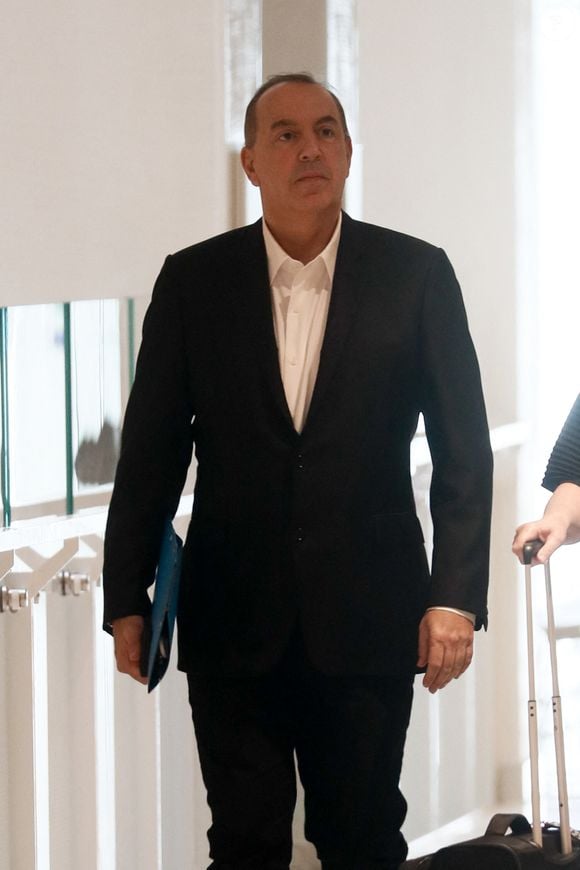 Exclusif - L'animateur de radio, journaliste, présentateur de télévision et producteur français, Jean-Marc Morandini, accompagné de son avocate, maître F.Rault, arrive à la chambre correctionnelle du tribunal judiciaire de Paris Batignolles, le 14 juin 2023. Jean-Marc Morandini est jugé pour "harcèlement sexuel" et "travail dissimulé", à Paris, lors du deuxième et dernier jour de son procès.
© Christophe Clovis /Bestimage