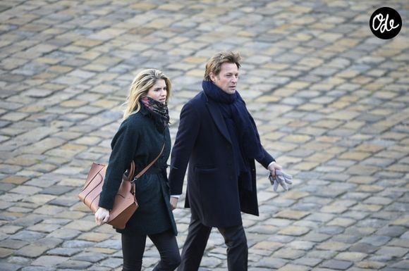 Laurent Delahousse et Alice Taglioni assistent aux funérailles de l'académicien français Jean d'Ormesson aux Invalides à Paris, en France, le 8 décembre 2017. Photo : Eliot Blondet/ABACAPRESS.COM