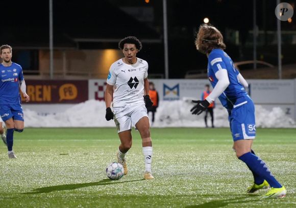 Mouss Diouf : des images de son clan