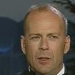 "C'est triste, il a dû sauver le monde 53 fois" : Bruce Willis diminué, un grand réalisateur français qui a travaillé avec lui se confie