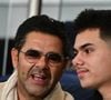 Il est actuellement en test avec les U19 du SCO d'Angers

Jamel Debbouze et son fils Léon - Célébrités dans les tribunes du match de Ligue 1 McDonald's entre le Paris Saint Germain (PSG) et l'Olympique de Marseille (OM) (5-0) au parc des Princes à Paris le 8 février 2026. © Christian Liewig/Bestimage