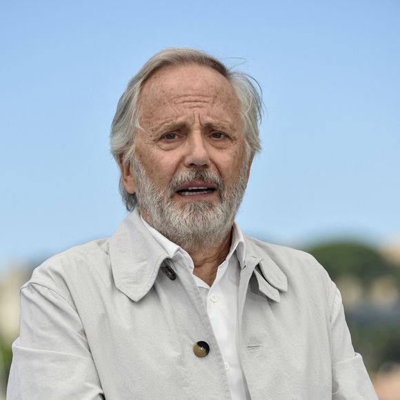 En couple depuis 2018 avec elle, elle ne vient pas du milieu du cinéma comme lui puisqu'elle travaillait dans les ressources humaines. 

L'acteur Fabrice Luchini, photocall de la 77e edition du Festival de Cannes le 22 mai 2024, pour le film Marcello Mio - Photo by Depoilly X/ANDBZ/ABACAPRESS.COM