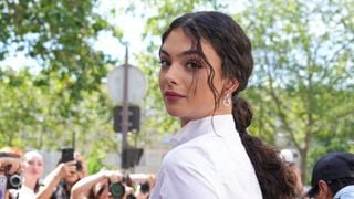 Deva Cassel en robe de mariée : La fille de Vincent Cassel et Monica Bellucci illumine l'un des événements les plus courus de Milan