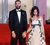 Lyna Khoudri et Karim Benzema ont officialisé leur relation lors de la montée des marches au Festival de Cannes

Karim Benzema et sa compagne Lyna Khoudri à la descente des marches du film « 13 jours 13 nuits » lors du 78ème Festival International du Film de Cannes. Le 23 mai 2025
© © Jacovides-Moreau / Bestimage / Bestimage