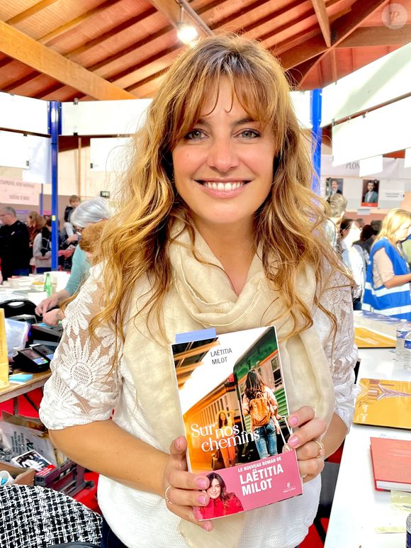 Laëtitia Milot pour le livre "Sur nos chemins" en dédicace à la 43ème Foire du Livre de Brive le 9 novembre 2025.

© Fabien Faure / Bestimage