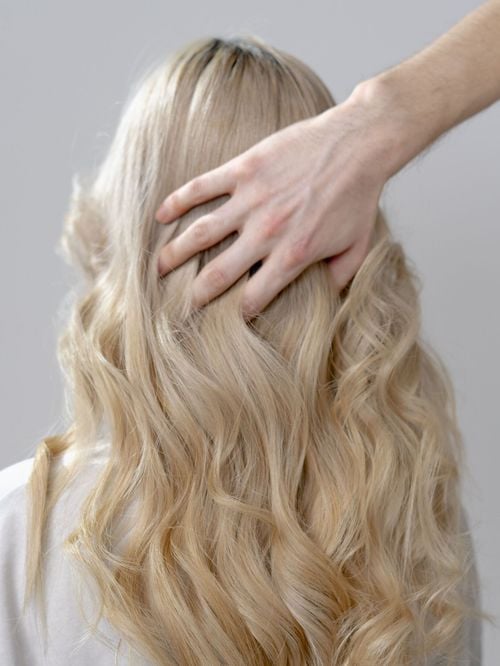 Cheveux décolorés mais zéro casse : Cette routine miracle a complètement changé mes longueurs